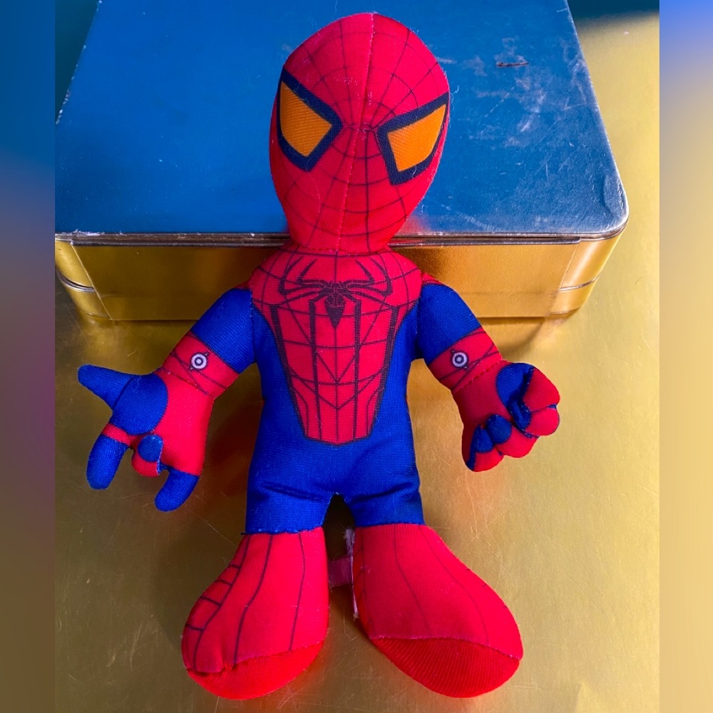 MARVEL SPIDER-MAN VTG 2012 COLLECTIBLE PLUSH WITH ORANGE EYES 9”